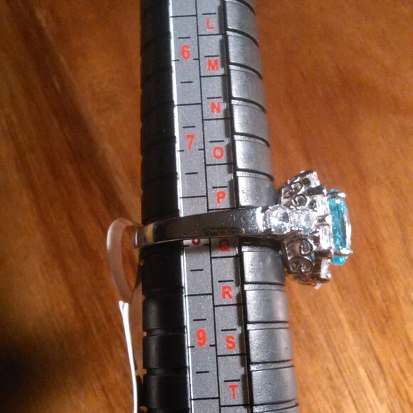 Simulated Blue and White Diamond Sterling Silver Fire Cut Ring (Size 8) - Picture 4 of 16